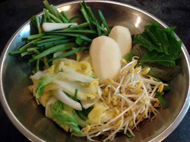 Фото рецепт Камдятан - корейского супа с картофелем и свининой