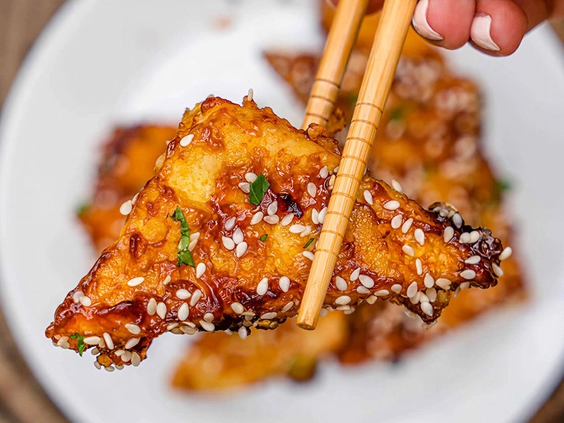 Рецепт хрустящий тофу в пикантном соусе советует KorSHop.ru