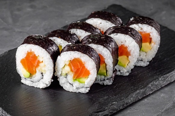 Японские суши и корейский кимбап – в чем разница