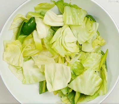 zharkoe-iz-myasa-s-ovoshchami-v-souse-khoikoro08.jpg