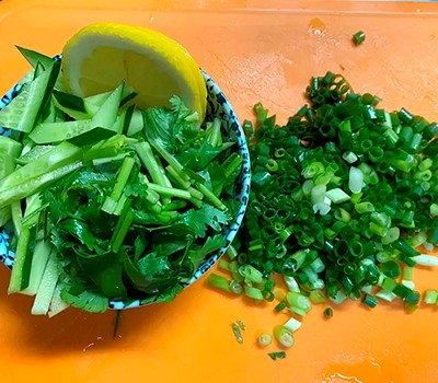 kholodnaya-lapsha-shin-ramen-s-gazirovkoy-sprayt-sypyraity-ramyen03.jpg