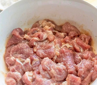 zharenaya-svinina-s-solyu-i-pertsem-thit-heo-rang-muoi-tieu05.jpeg zharenaya-svinina-s-solyu-i-pertsem-thit-heo-rang-muoi-tieu05.jpeg