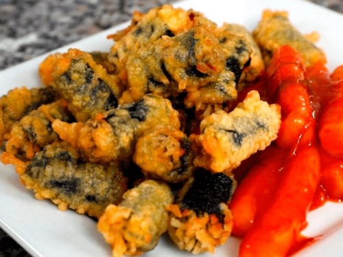 Рулеты Гиммари из водорослей нори с начинкой из фунчозы и овощей Рулеты Гиммари из водорослей нори с начинкой из фунчозы и овощей