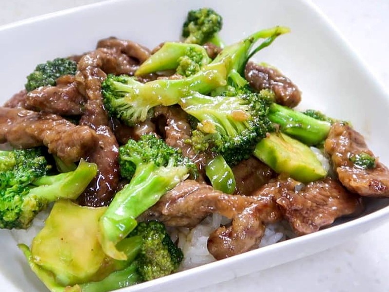 Говядина с брокколи в устричном соусе 