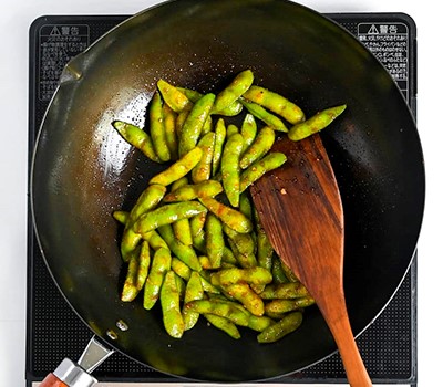 zharenye-edamame-s-chesnochno-ustrichnym-sousom-edamame-garikku08.jpg