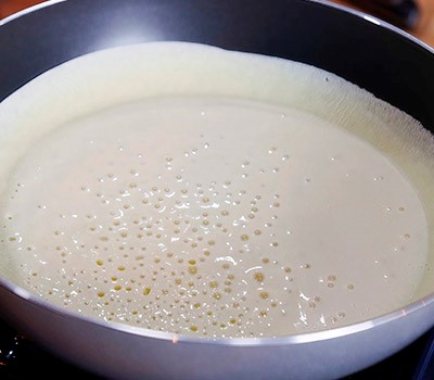 zharenye-blinchiki-so-sladkoy-nachinkoy-martabak-manis08.jpg