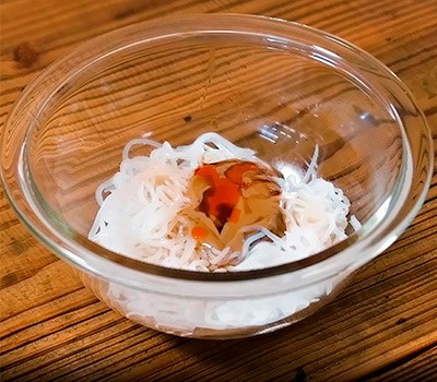 lapsha-shirataki-s-ostrym-svinym-farshem-siru-nasi-tantan-sirataki08.jpg