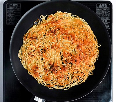 zharenaya-khrustyashchaya-lapsha-kata-yakisoba06.jpg