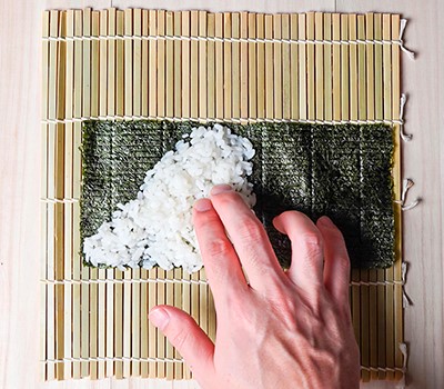 sushi-v-forme-konusa-temaki-sushi04.jpg