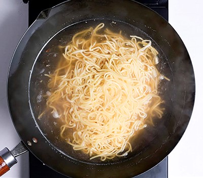 lapsha-ramen-v-bulone-s-pripushchennymi-ovoshchami-tanmen10.jpg