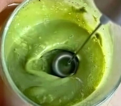 molochnyy-kokteyl-dalgona-matcha04.jpg