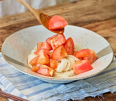 kholodnaya-lapsha-udon-s-tomatami-khiyasi-tomatodon11.jpg