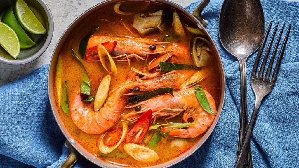 thai tom yum soup 7.jpg