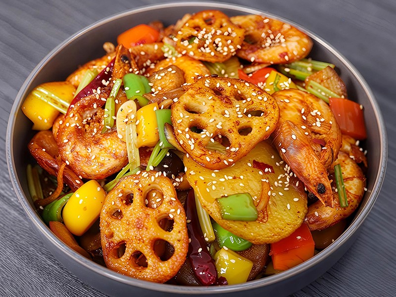 Жаркое из картофеля, корня лотоса и креветок 