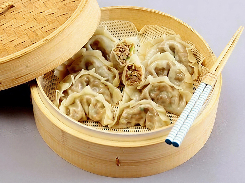 Паровые корейские пельмени с говядиной (Гальби манду) 