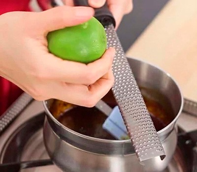 zharenaya-kuritsa-v-ostro-sladkom-chili-souse-s-laymom05.jpg zharenaya-kuritsa-v-ostro-sladkom-chili-souse-s-laymom05.jpg