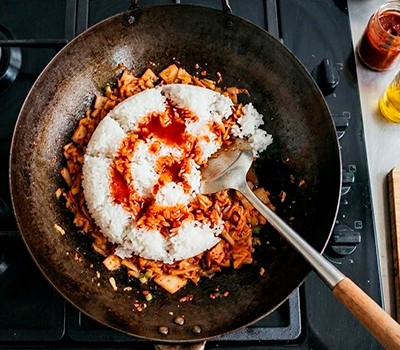 zharenyy-ris-s-ostroy-kapustoy-kimchi-kimchi-pokkym-pab06.jpeg
