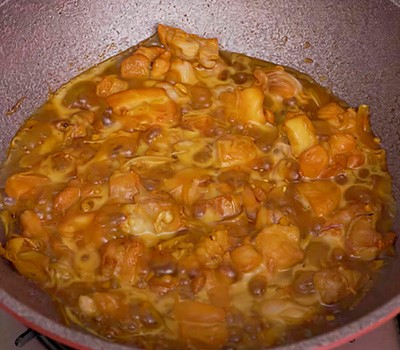tushenaya-kuritsa-v-karamelnom-souse-ga-kkho12.jpg