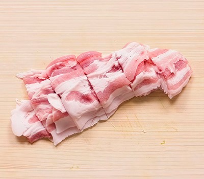 ragu-iz-svinoy-grudinki-so-shpinatom-i-tykvoy-v-souse-khorenso-to-buta-bara-no-an-kake-kabotya05.jpg