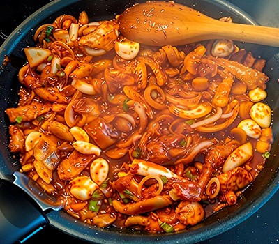 pulgogi-s-kalmarami-i-svinoy-grudinkoy-osam-bulgogi15.jpg