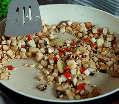 zharenye-boby-edamame-s-gribami-maodou-chao-sinbaogu07.jpg zharenye-boby-edamame-s-gribami-maodou-chao-sinbaogu07.jpg