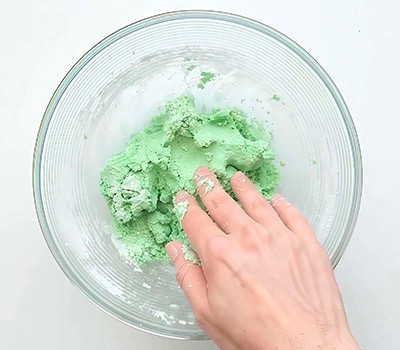 shariki-iz-risovoy-muki-s-nachinkoy-iz-palmovogo-sakhara-onde-onde06.jpg
