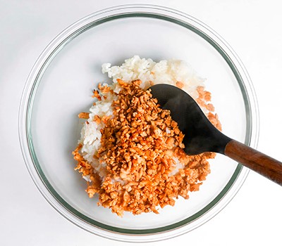 risovye-shariki-onigiri-s-kuritsey-nivatori-soboro-no-madze-onigiri05.jpg