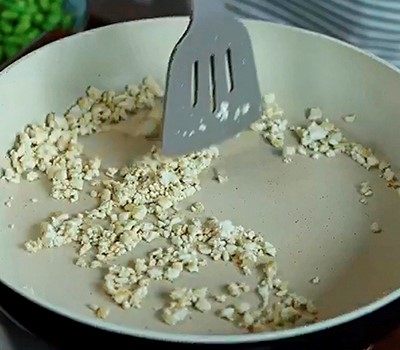 zharenye-boby-edamame-s-gribami-maodou-chao-sinbaogu02.jpg