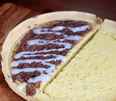 zharenye-blinchiki-so-sladkoy-nachinkoy-martabak-manis13.jpg