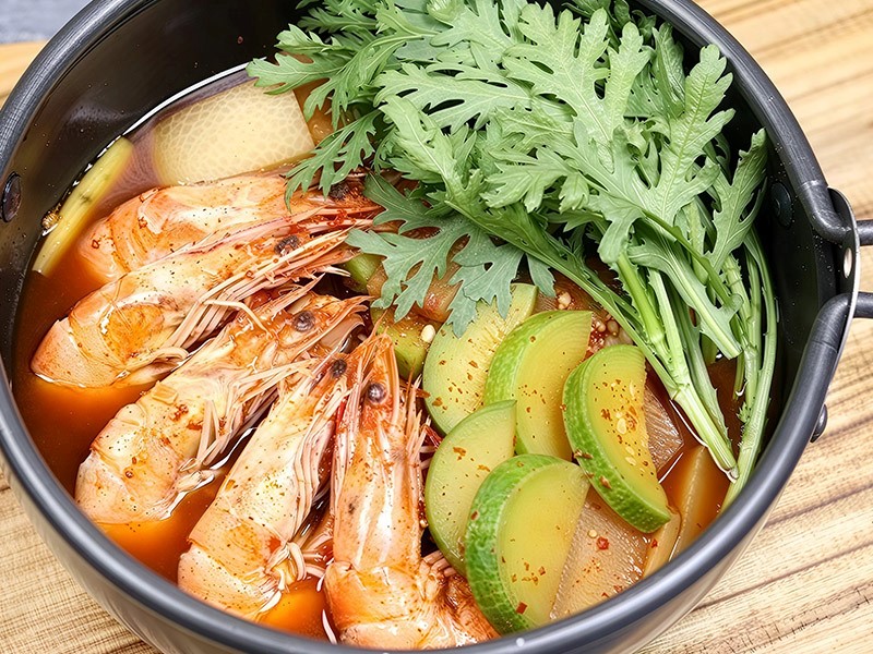 Суп с креветками и овощами (Сэутхан) 