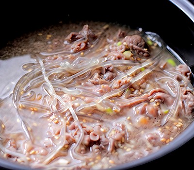 pulgogi-v-glinyanom-gorshochke-07.jpg pulgogi-v-glinyanom-gorshochke-07.jpg