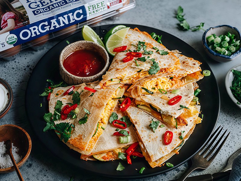 Кесадилья с яйцом и кимчи 