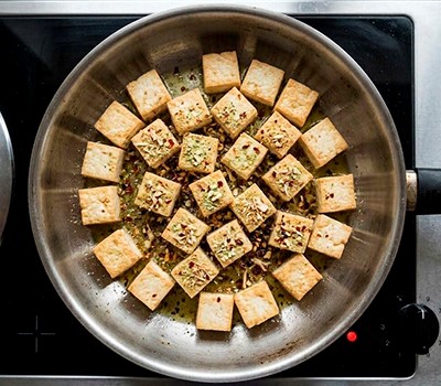 zharenyy-tofu-s-pripravoy-vasabi-vasabi-tofu08.jpeg