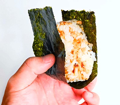 risovye-shariki-onigiri-s-kuritsey-nivatori-soboro-no-madze-onigiri09.jpg