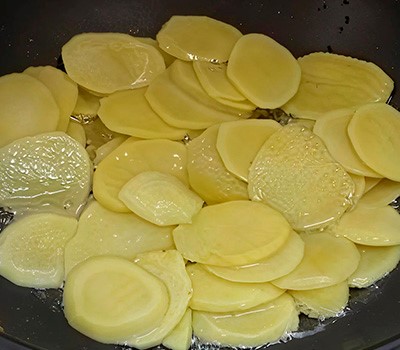 tushenyy-kartofel-s-myasom-i-ovoshchami-khunshao-tudoupyan07.jpg
