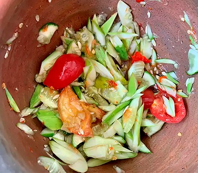 laosskiy-ogurechnyy-salat-tum-mak-tang06.jpg