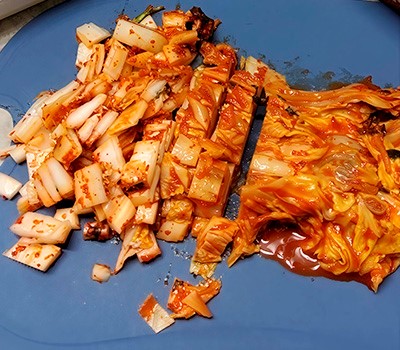 tosty-po-koreyski-s-kimchi-i-vetchinoy-kimchi-tosytkhy05.jpg