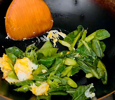 risovaya-lapsha-v-soevom-souse-s-myasom-i-brokkoli-pad-si-yu09.jpg risovaya-lapsha-v-soevom-souse-s-myasom-i-brokkoli-pad-si-yu09.jpg