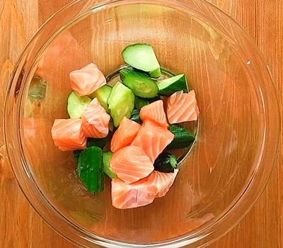 salat-iz-lososya-i-ogurtsov-s-zapravkoy-kochudyan-yeno-sellody-gochudzhan05.jpg salat-iz-lososya-i-ogurtsov-s-zapravkoy-kochudyan-yeno-sellody-gochudzhan05.jpg