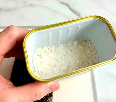 risovyy-burger-s-kurinoy-kotletoy-katsu-tikin-katsu-o-musubi08.jpg