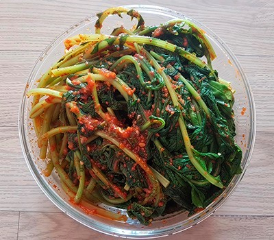 kimchi-iz-botvy-beloy-redki-daykon-muchkhon-kimchi07.jpg