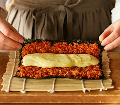 ostrye-syrnye-rolly-kimbap-meun-chidzhy-kimbap09.jpg