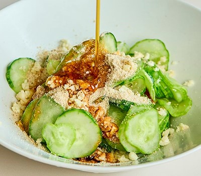 salat-iz-ogurtsov-s-kunzhutom-oi-chamke-muchim07.jpg salat-iz-ogurtsov-s-kunzhutom-oi-chamke-muchim07.jpg