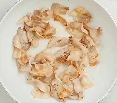 zharkoe-iz-myasa-s-ovoshchami-v-souse-khoikoro06.jpg
