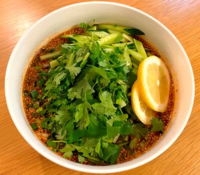 kholodnaya-lapsha-shin-ramen-s-gazirovkoy-sprayt-sypyraity-ramyen09.jpg