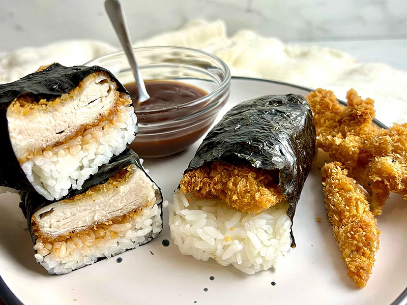 Рисовый бургер с куриной котлетой Кацу 