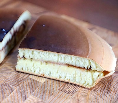 zharenye-blinchiki-so-sladkoy-nachinkoy-martabak-manis15.jpg