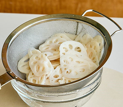 salat-iz-kornya-lotosa-i-chernogo-kunzhuta-engyn-khygimdzha-muchim03.jpg salat-iz-kornya-lotosa-i-chernogo-kunzhuta-engyn-khygimdzha-muchim03.jpg