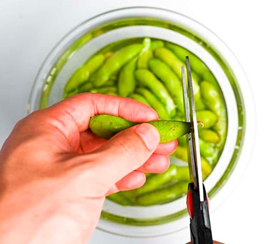 zharenye-edamame-s-chesnochno-ustrichnym-sousom-edamame-garikku03.jpg