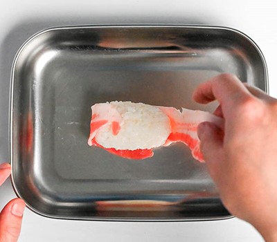 zharenye-risovye-shariki-onigiri-zavernutye-v-bekon-nikumaki-onigiri03.jpg